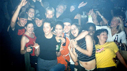 00082502.jpg [8/25/2000]