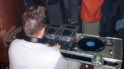 01020908.jpg [2/9/2001]