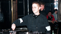 01100608.jpg [10/6/2001]